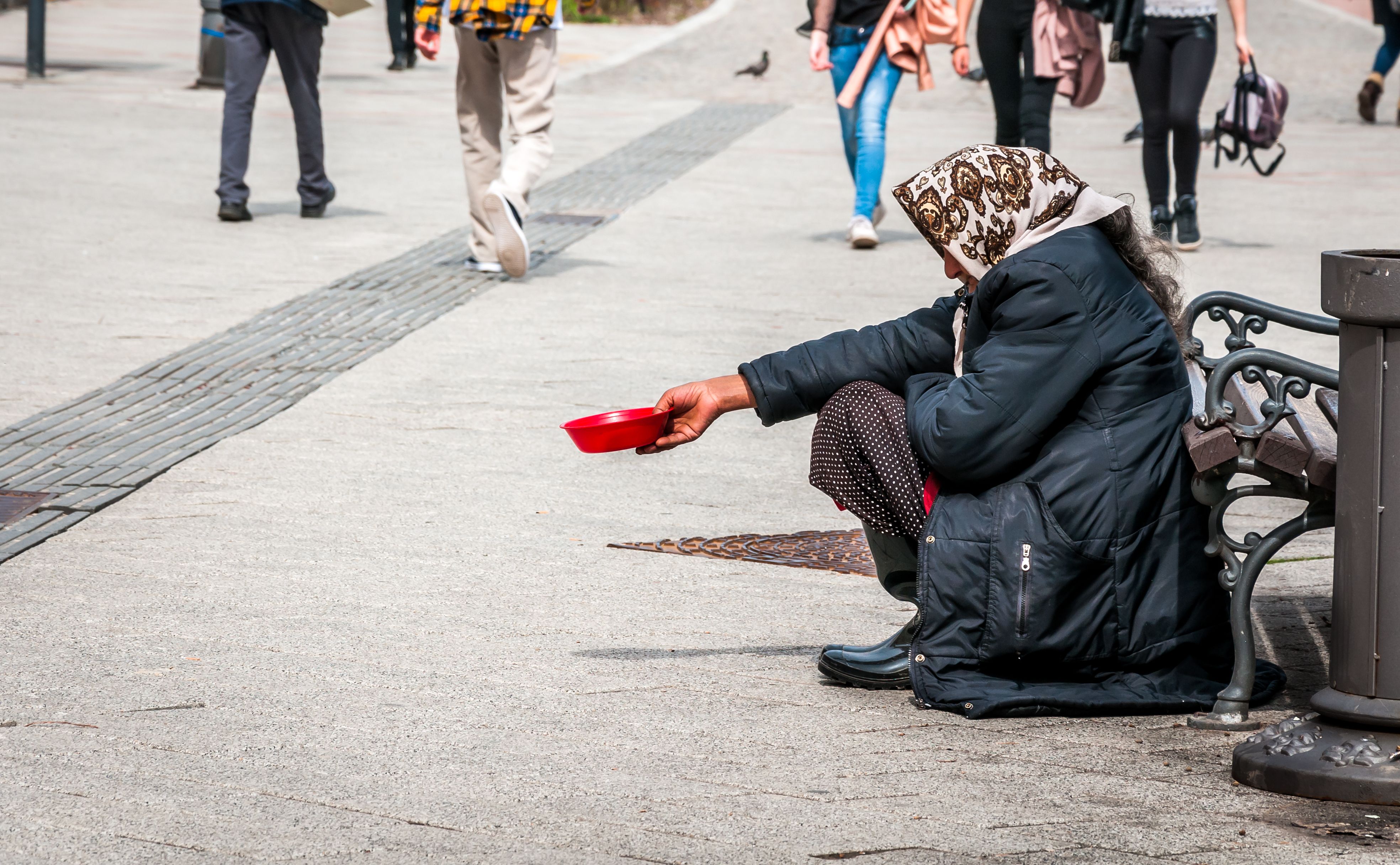 Hi haurà sancions a la mendicitat a Mataró només quan sigui "agressiva o intrusiva" o utilitzi menors. Foto: Arxiu