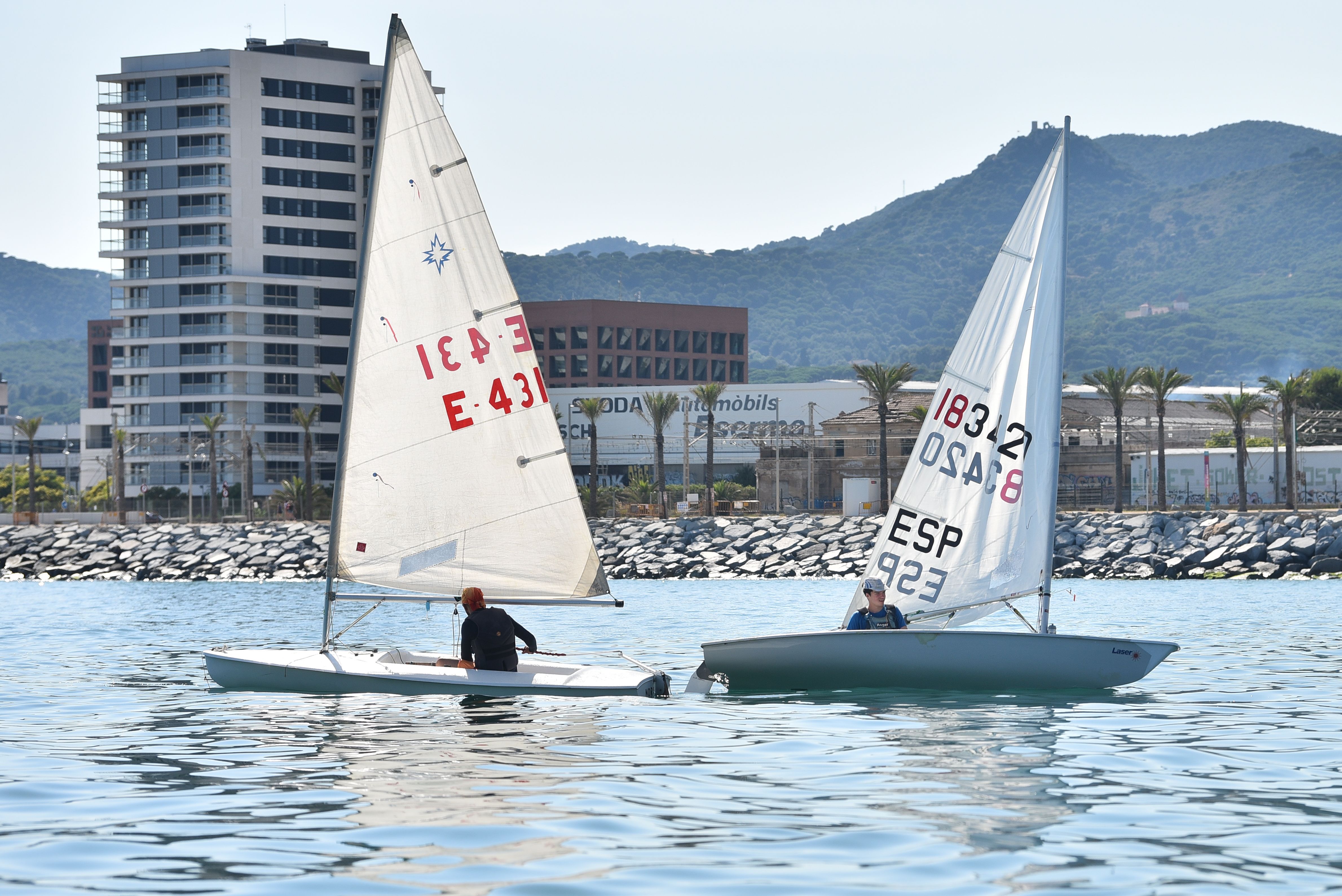 Activitat nàutica a la costa de la capital del Maresme
