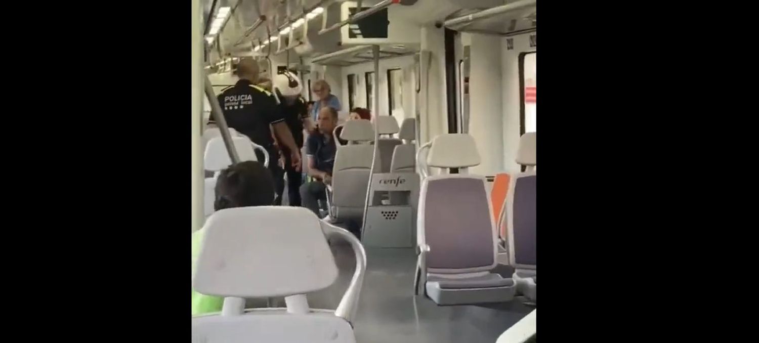 Detenció de l'individu que portava una destral a un tren del Maresme