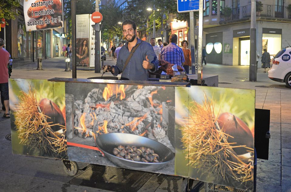 Puesto de castañas en Mataró Puesto de castañas en Mataró