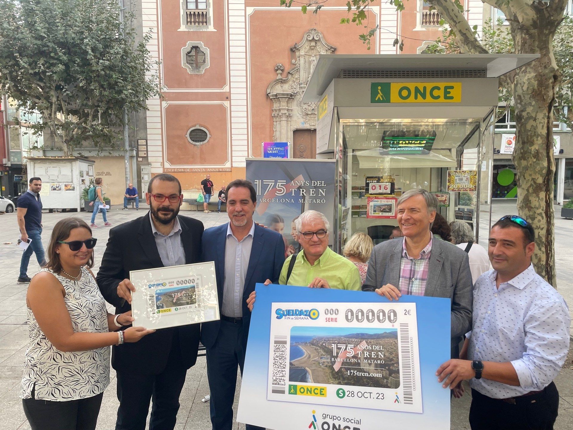 Lliurament del cupó en record al primer tren Mataró-Barcelona. Foto: ONCE