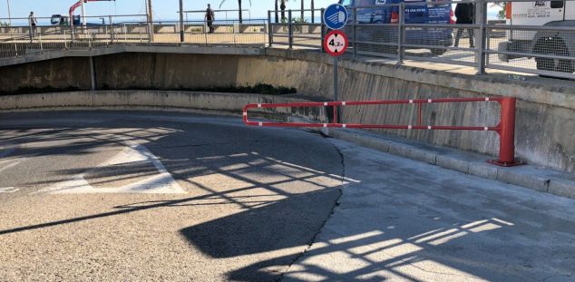 La barrera instal·lada, precisament, al Cargol