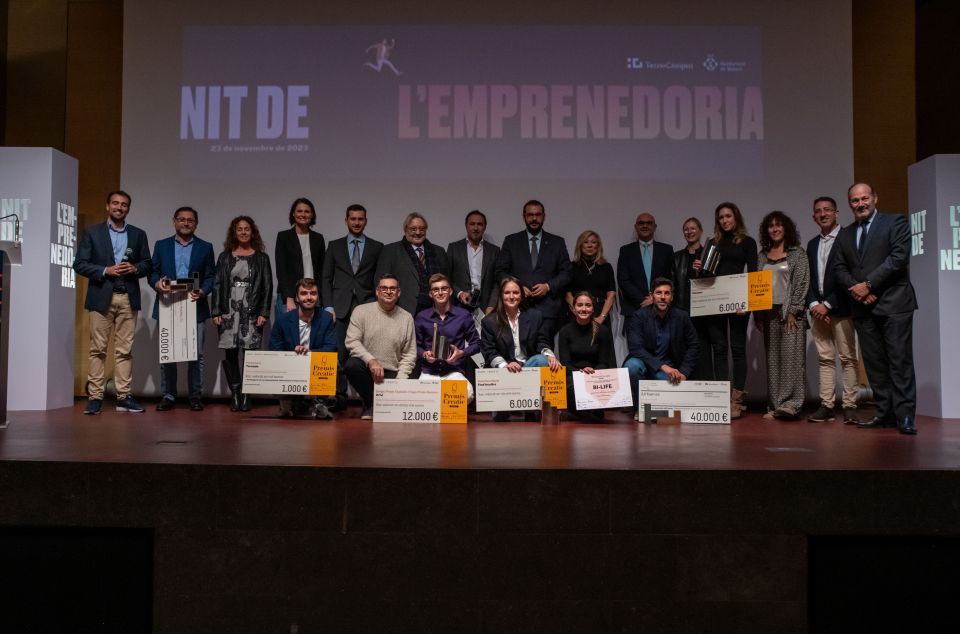 Foto de família dels guanyadors dels Creatic i l'Antena TrenLab a la Nit de l'Emprenedoria de Mataró. Foto: A. Canalejo Foto de família dels guanyadors dels Creatic i l'Antena TrenLab a la Nit de l'Emprenedoria de Mataró. Foto: A. Canalejo