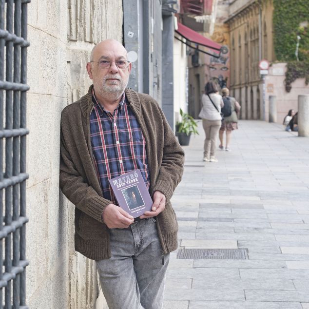 Josep Antoni Cortès, amb el seu llibre. Foto: R. Gallofré Josep Antoni Cortès, amb el seu llibre. Foto: R. Gallofré