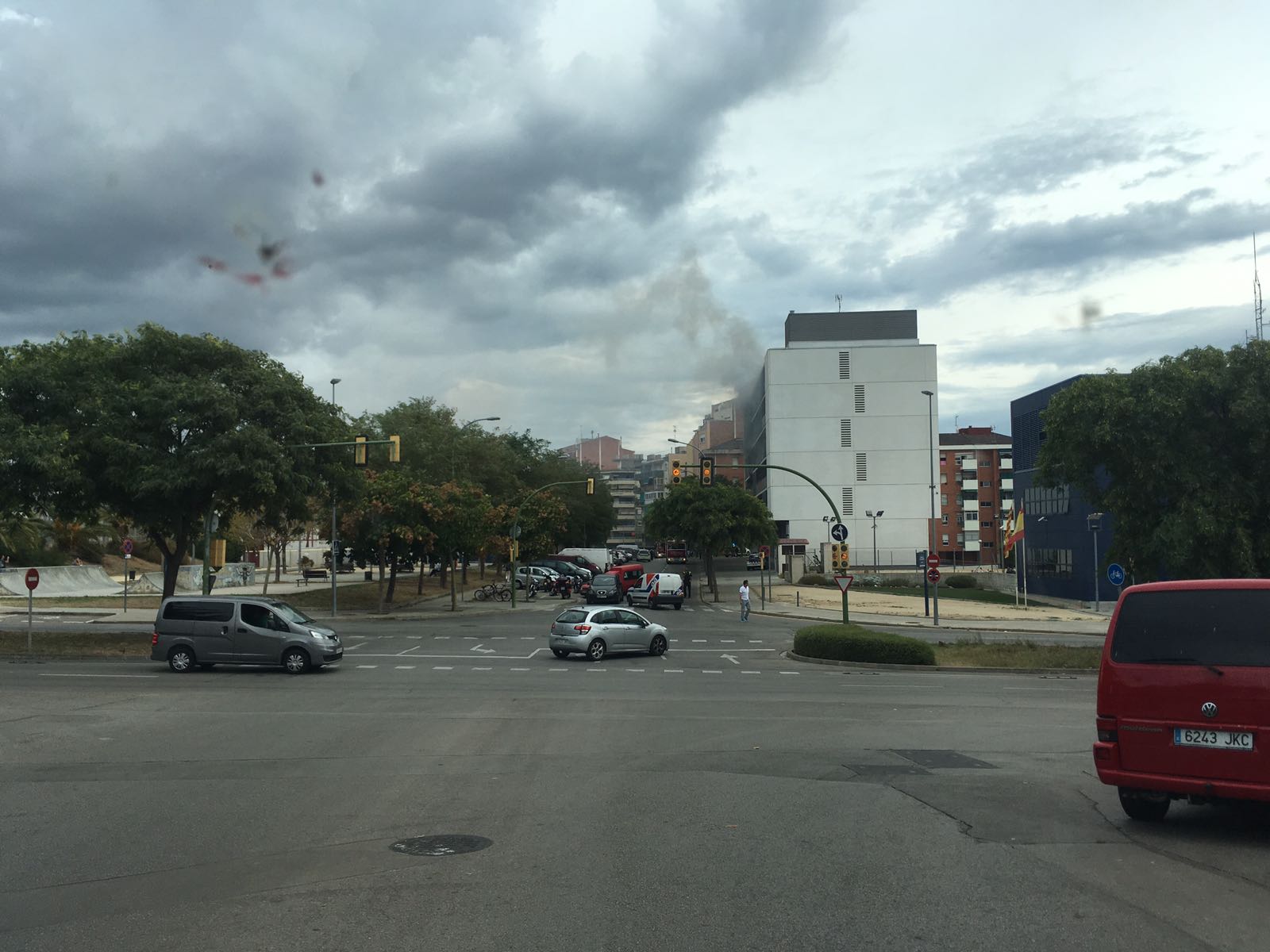 Imatge de l'incendi als pisos del Pla d'en Boet. Foto: Cedida