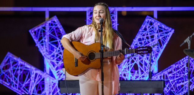 MIRS, guanyadora de la la primera beca, al festival Nosaltres. Foto: Sara Aminiyan @aminiyanll