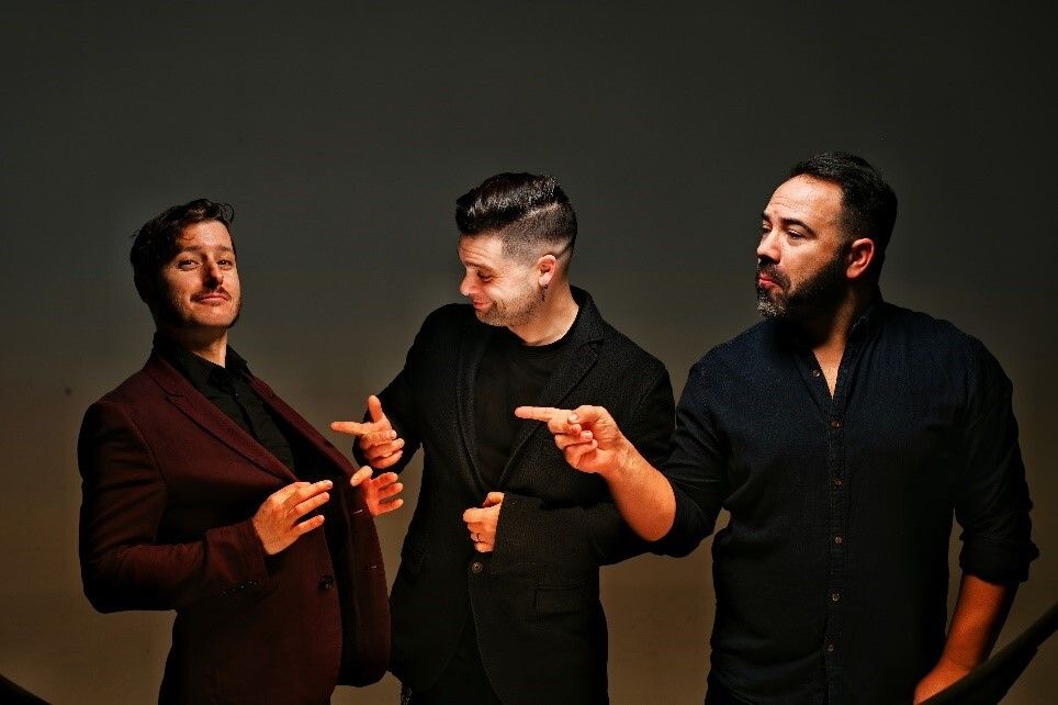 El 16 de febrer, Silver Monkeys.