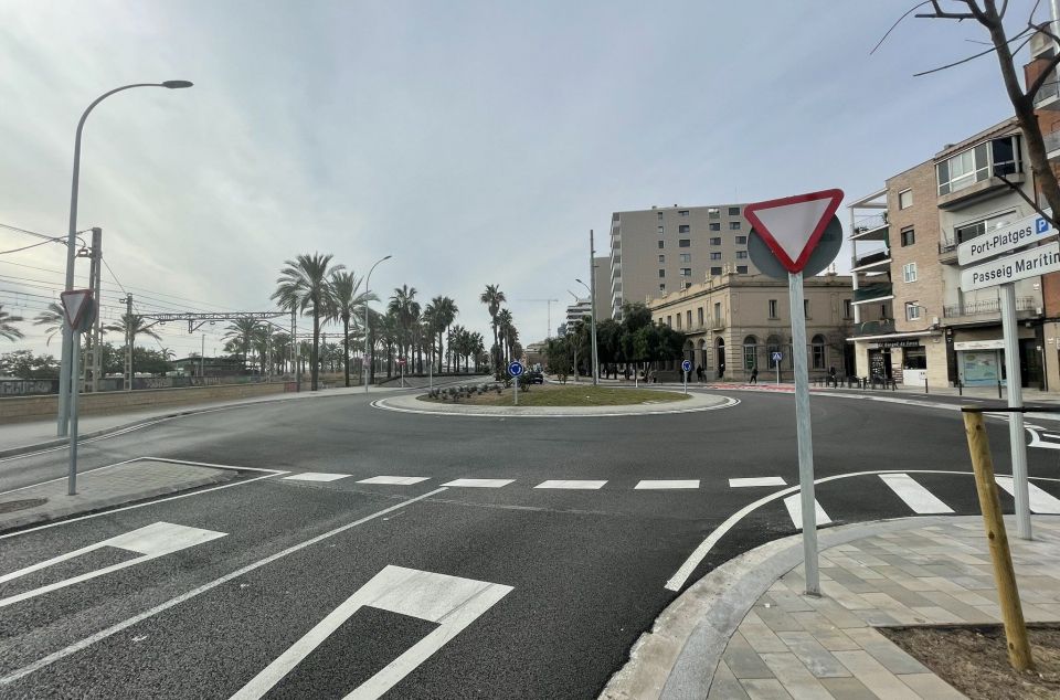 La rotonda del Cargol a l'avinguda Maresme La rotonda del Cargol a l'avinguda Maresme