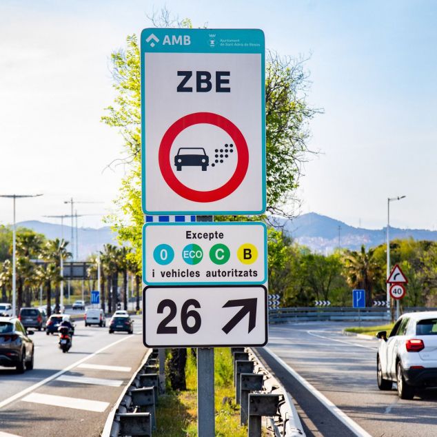Rètol de la Zona de Baixes Emissions de Barcelona Rètol de la Zona de Baixes Emissions de Barcelona