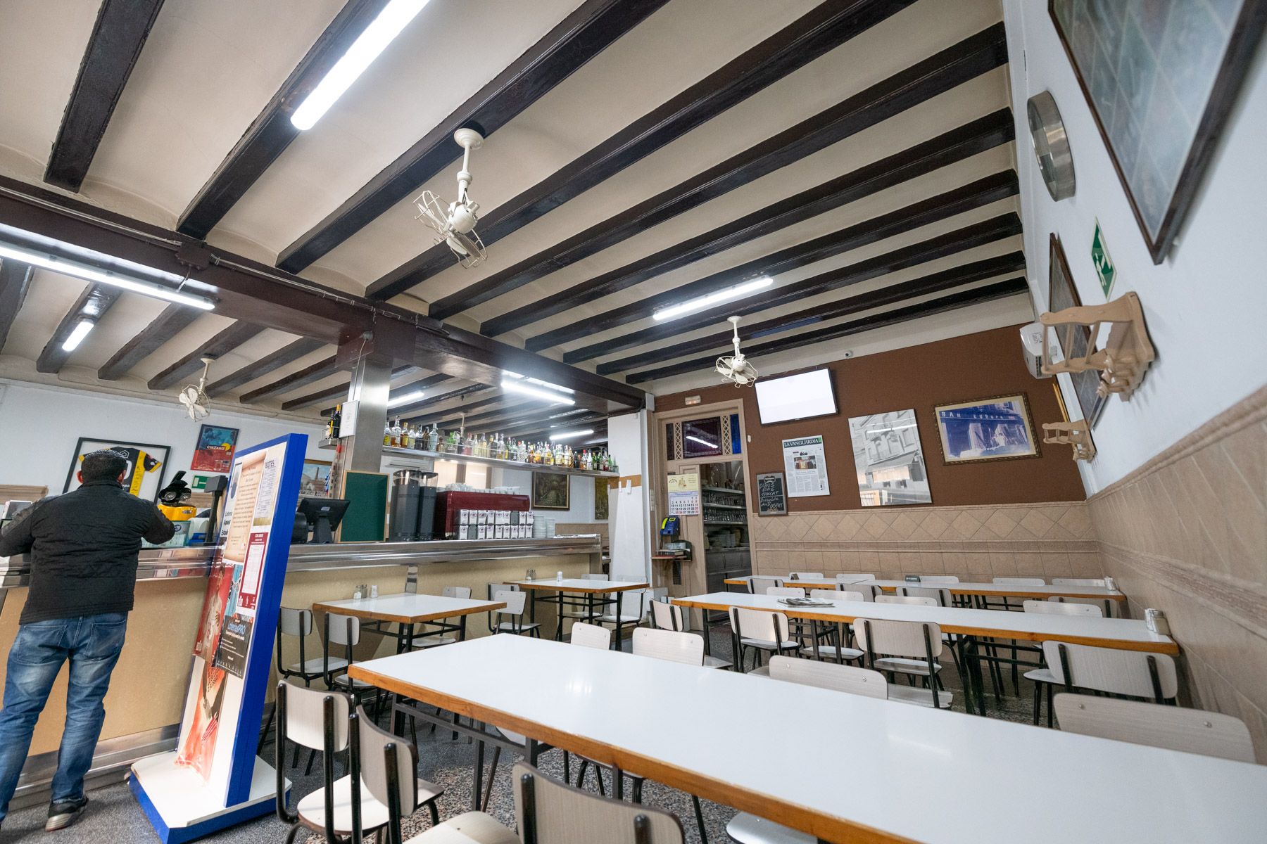 Bar Europa: El més emblemàtic dels bars mataronins, en plena forma