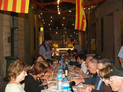 Imagen de la cena de sábado al atardecer. Imagen de la cena de sábado al atardecer.