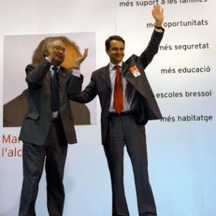 Manuel Mas i José Luis Rodríguez Zapatero, en un acte electoral de la campanya de les eleccions municipals del 2003 Manuel Mas i José Luis Rodríguez Zapatero, en un acte electoral de la campanya de les eleccions municipals del 2003