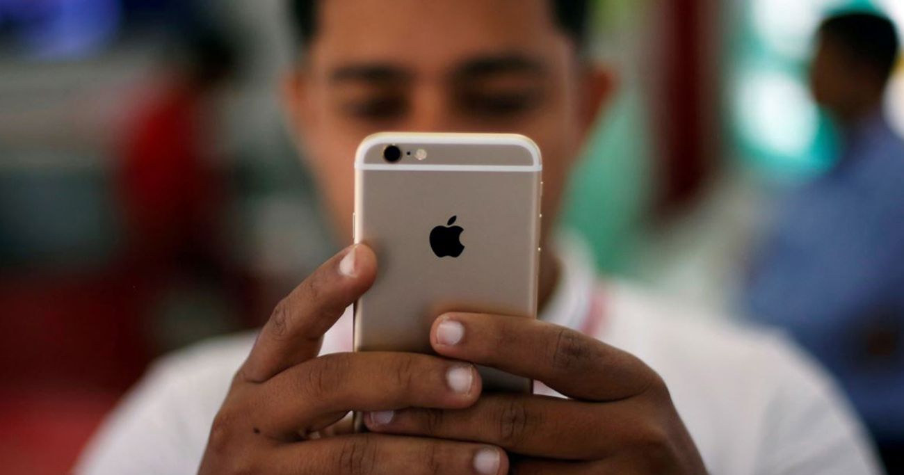 Un usuari d'iPhone