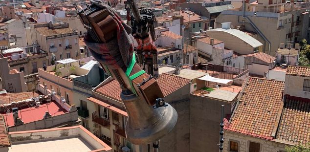 Col·locació de les campanes. Foto: Node Arquitectura Col·locació de les campanes. Foto: Node Arquitectura