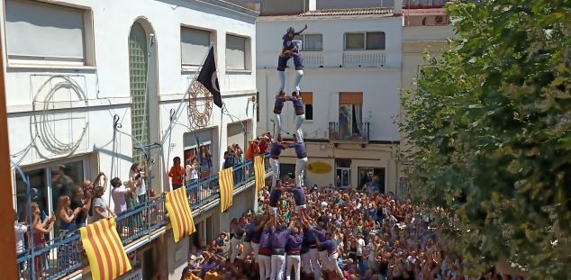 3 de 9 dels Capgrossos a Premià de Mar. Foto: @PauPujol 3 de 9 dels Capgrossos a Premià de Mar. Foto: @PauPujol