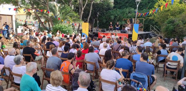 Ple absolut a la presentació del Conte de Santes de Capgròs Ple absolut a la presentació del Conte de Santes de Capgròs