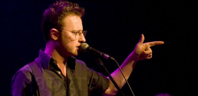 El cantant del grup Mishima, David Carabén “La relació entre una sala i el seu públic no s’ha de perdre”