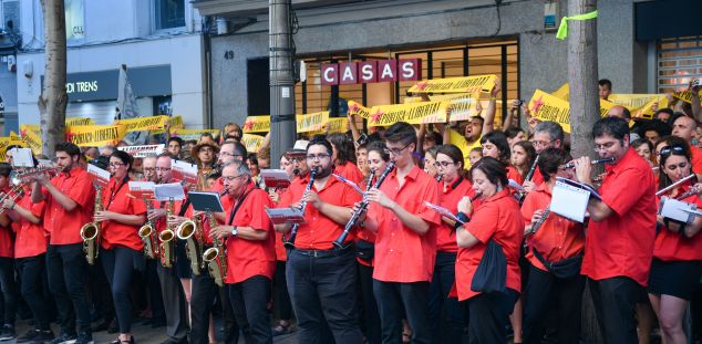 La Banda, l'Agrupació Musical del Maresme, en un moment de Les Santes. Foto: R. Gallofré La Banda, l'Agrupació Musical del Maresme, en un moment de Les Santes. Foto: R. Gallofré