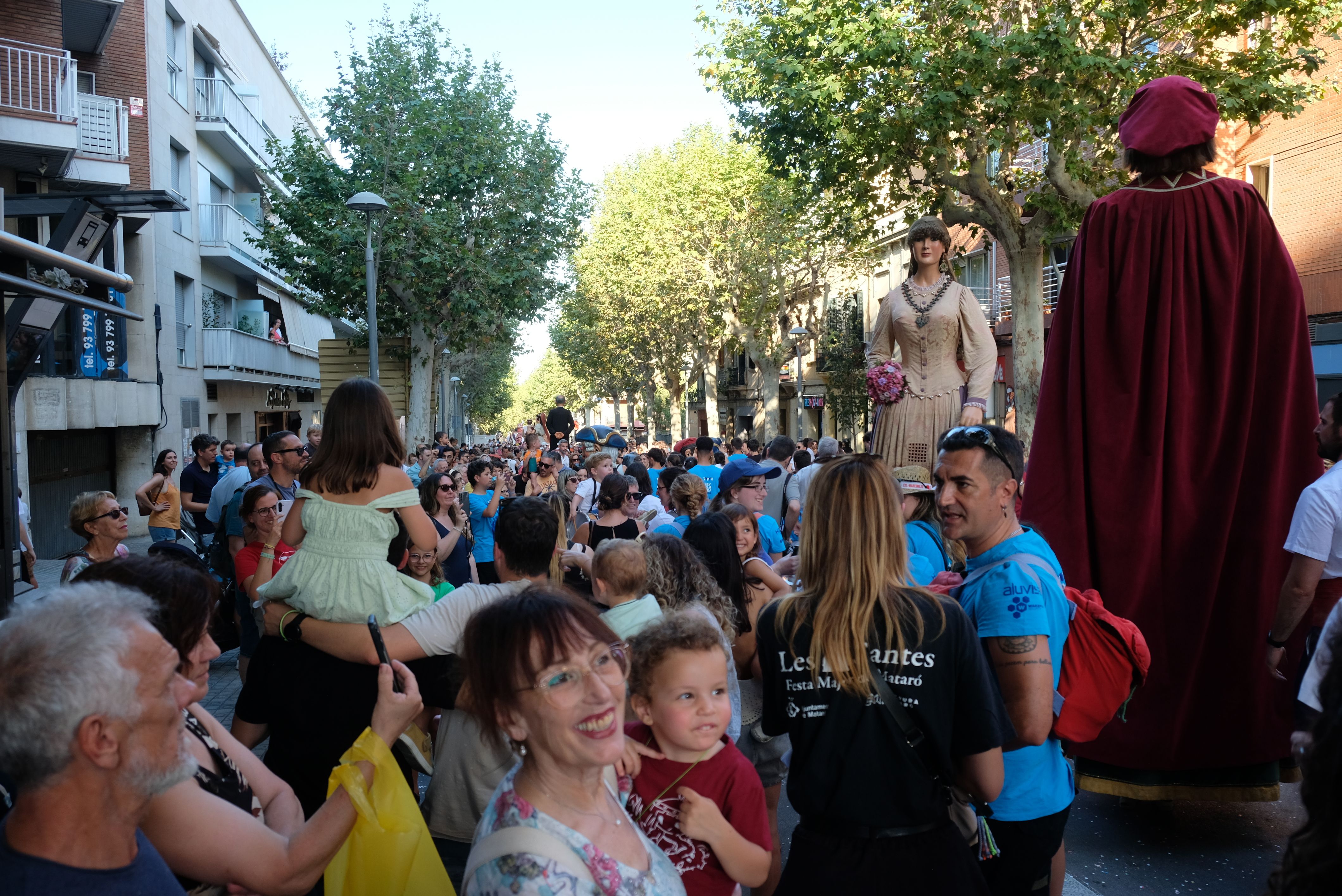 El públic gaudint de la Gegantada. Foto: C. F. El públic gaudint de la Gegantada. Foto: C. F.