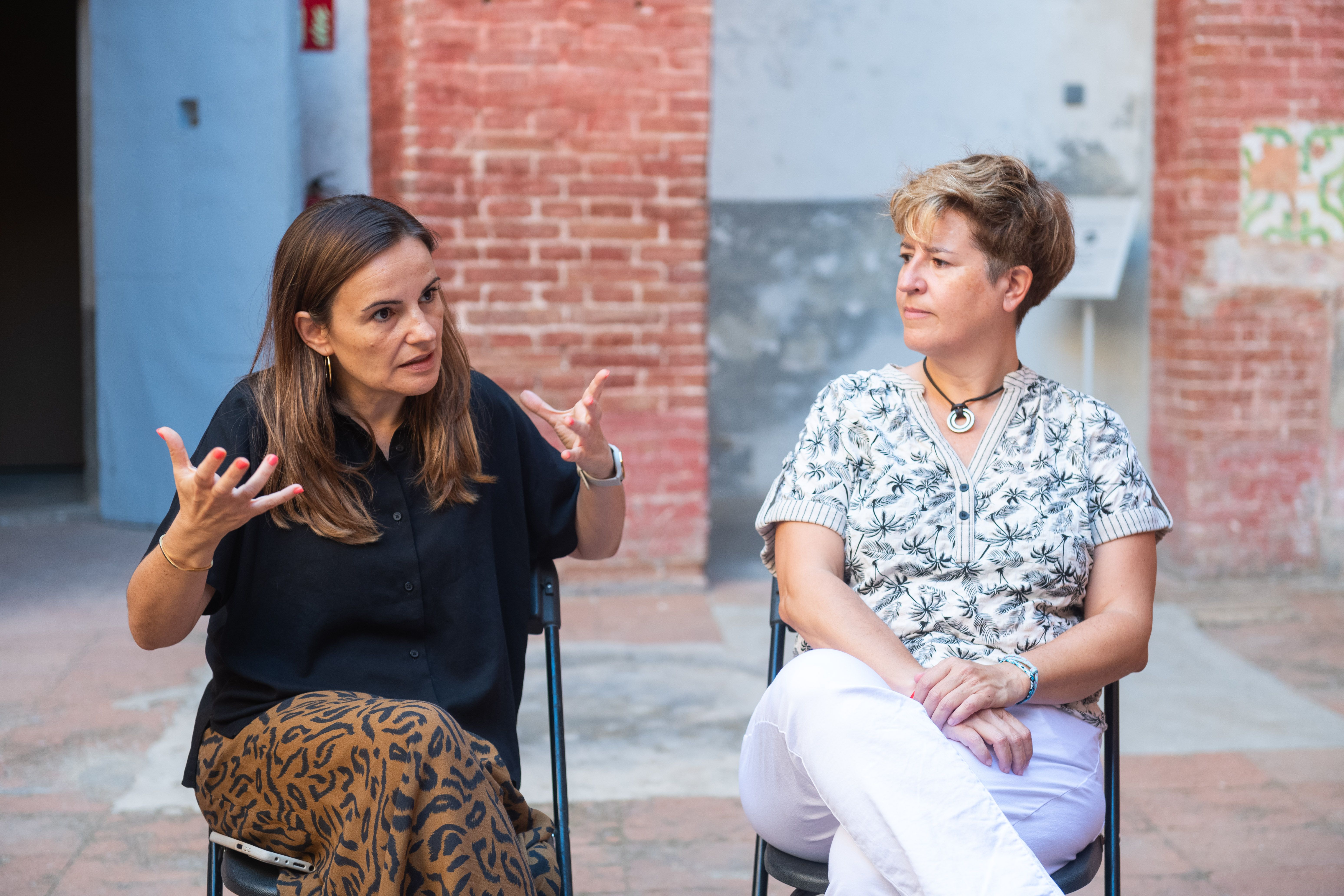 La coordinadora de la Biennal, Gemma Segarra, i la regidora de Cultura, Heidi Pérez | R. Gallofré La coordinadora de la Biennal, Gemma Segarra, i la regidora de Cultura, Heidi Pérez | R. Gallofré