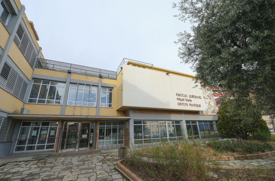 L'institut Miquel Biada L'institut Miquel Biada