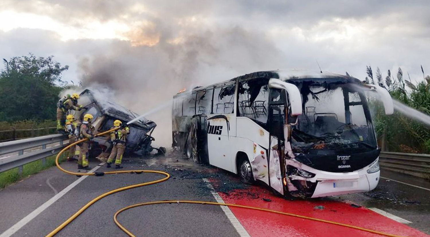 autobus incendiat