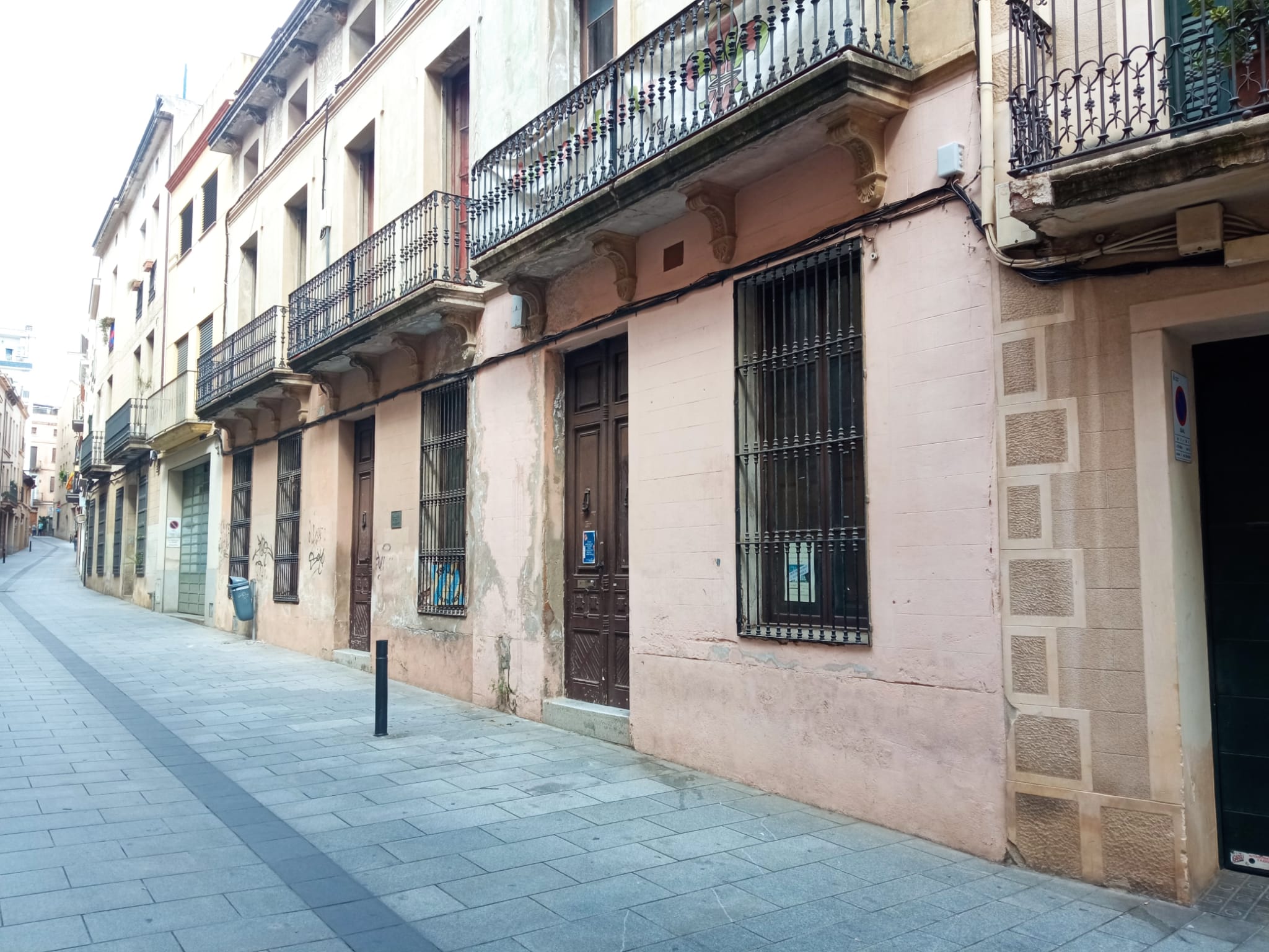 El local on ja no poden fer lleure l'esplai Olla de Grills i l'AE Antoni Comas