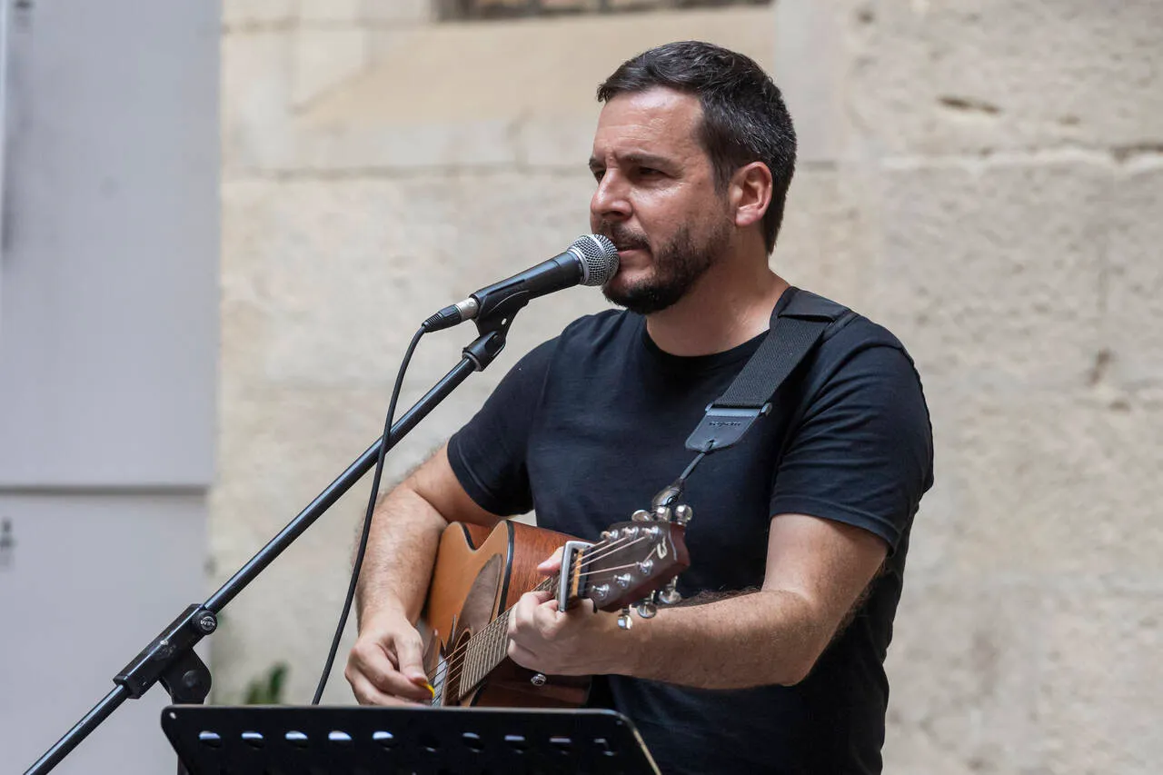 institut destudis ilerdencs pau alabajos porta la poesia de vicent andres estelles a la festa major de liei 5694 med