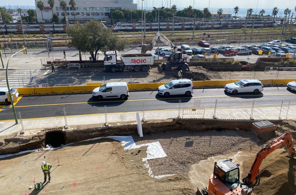 Treballs d'instal·lació del TubVerd a l'avinguda Maresme Treballs d'instal·lació del TubVerd a l'avinguda Maresme
