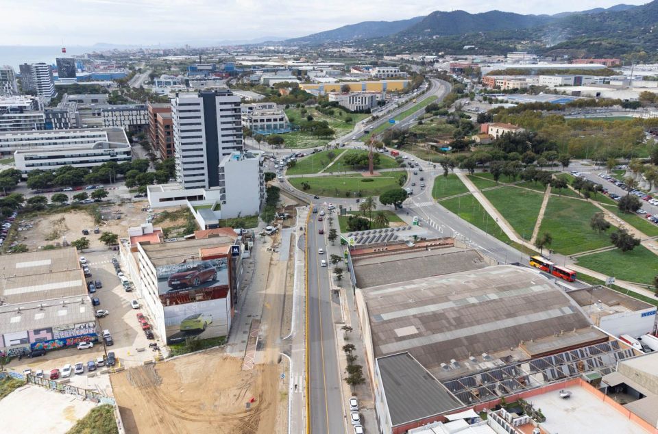  Obras Av. Maresme Iveco Pegaso carretera NII Dron panorámica Mataró Laia arquera el rengle. Foto: R.Gallofré