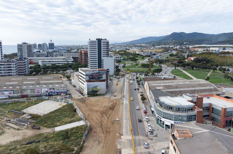  Obres Av. Maresme Iveco Pegaso carretera NII Dron panoràmica Mataró Laia arquera el rengle. Foto: R.Gallofré
