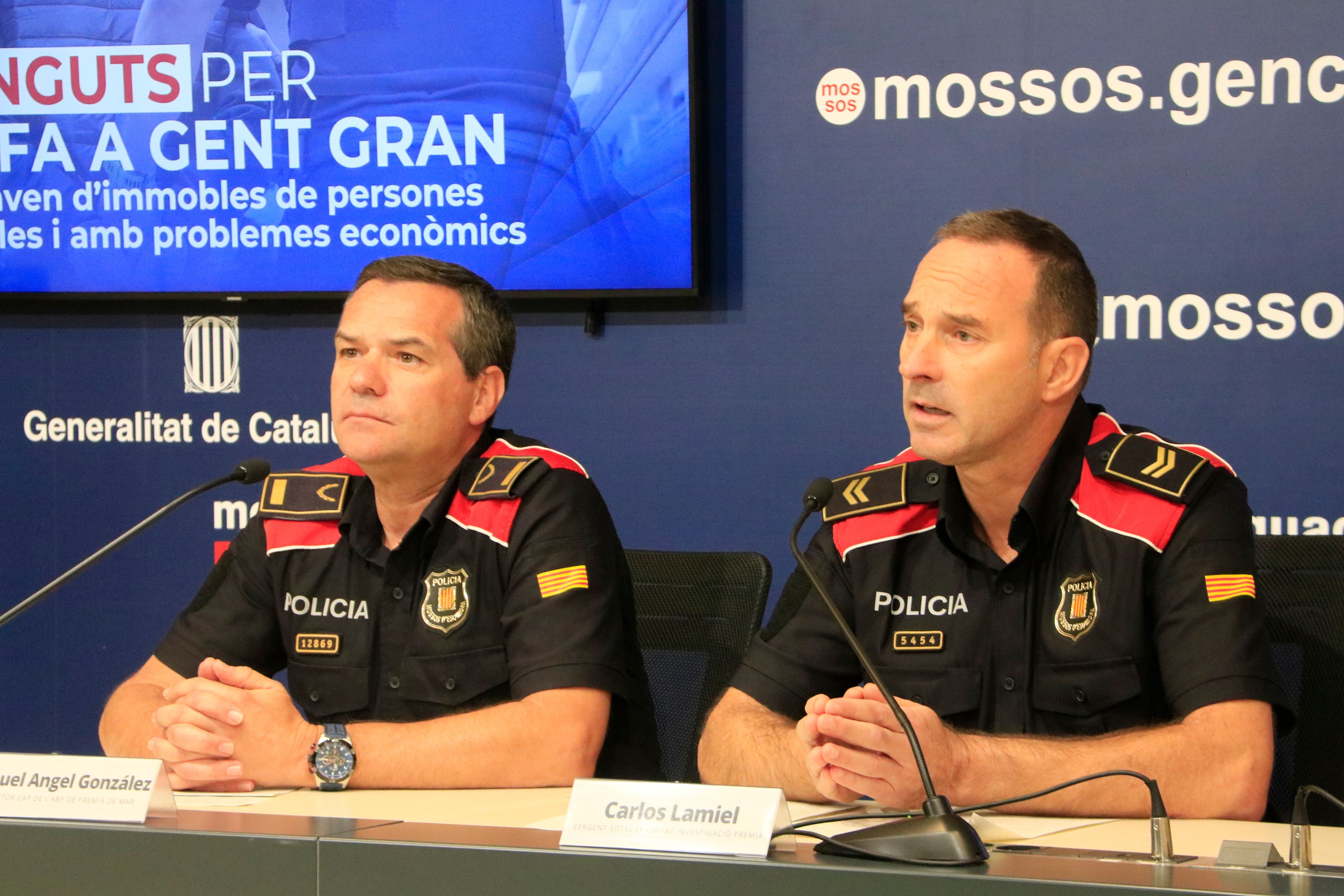 Mossos d'Esquadra donant detalls de l'operatiu