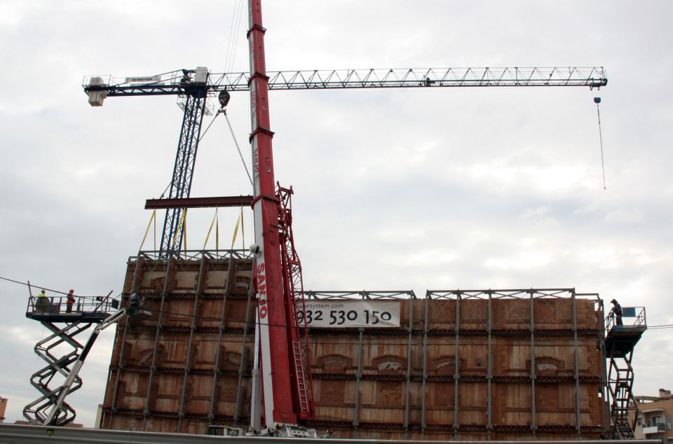 Últimàtum a l'Ajuntament de Mataró per reconstruir Can Fàbregas i de Caralt Últimàtum a l'Ajuntament de Mataró per reconstruir Can Fàbregas i de Caralt