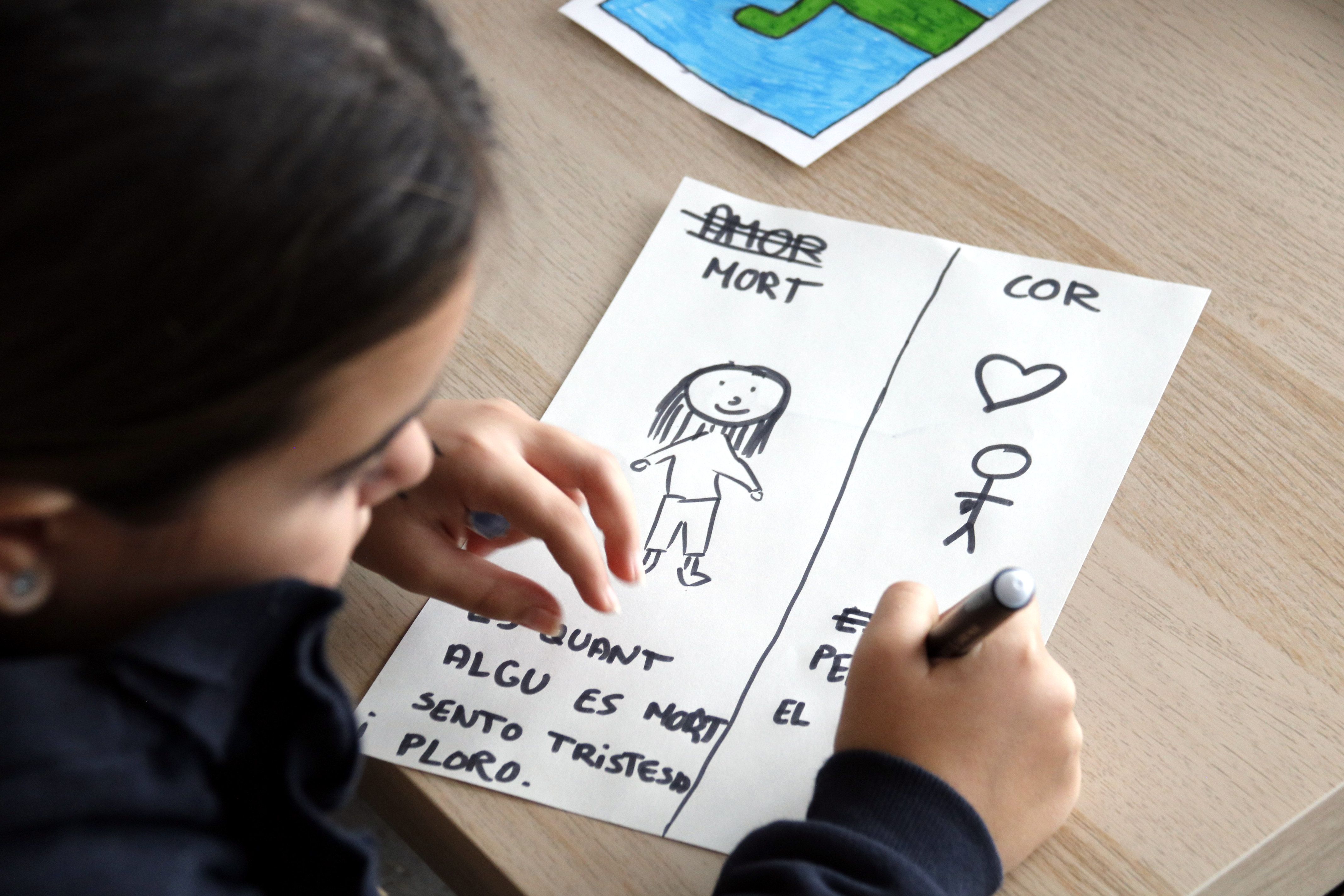 Taller escolar per naturalitzar la mort