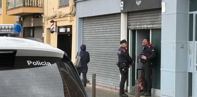 Nuevo golpe policial al club cannábico de la calle Churruca. Foto R. Gallofré Nuevo golpe policial al club cannábico de la calle Churruca. Foto R. Gallofré