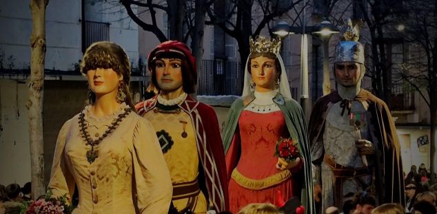 Les colles alcen la veu contra les retallades en el calendari festiu de Mataró. Foto. Cultura Mataró