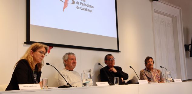 La plataforma d'afectats, en roda de premsa. Foto: ACN La plataforma d'afectats, en roda de premsa. Foto: ACN