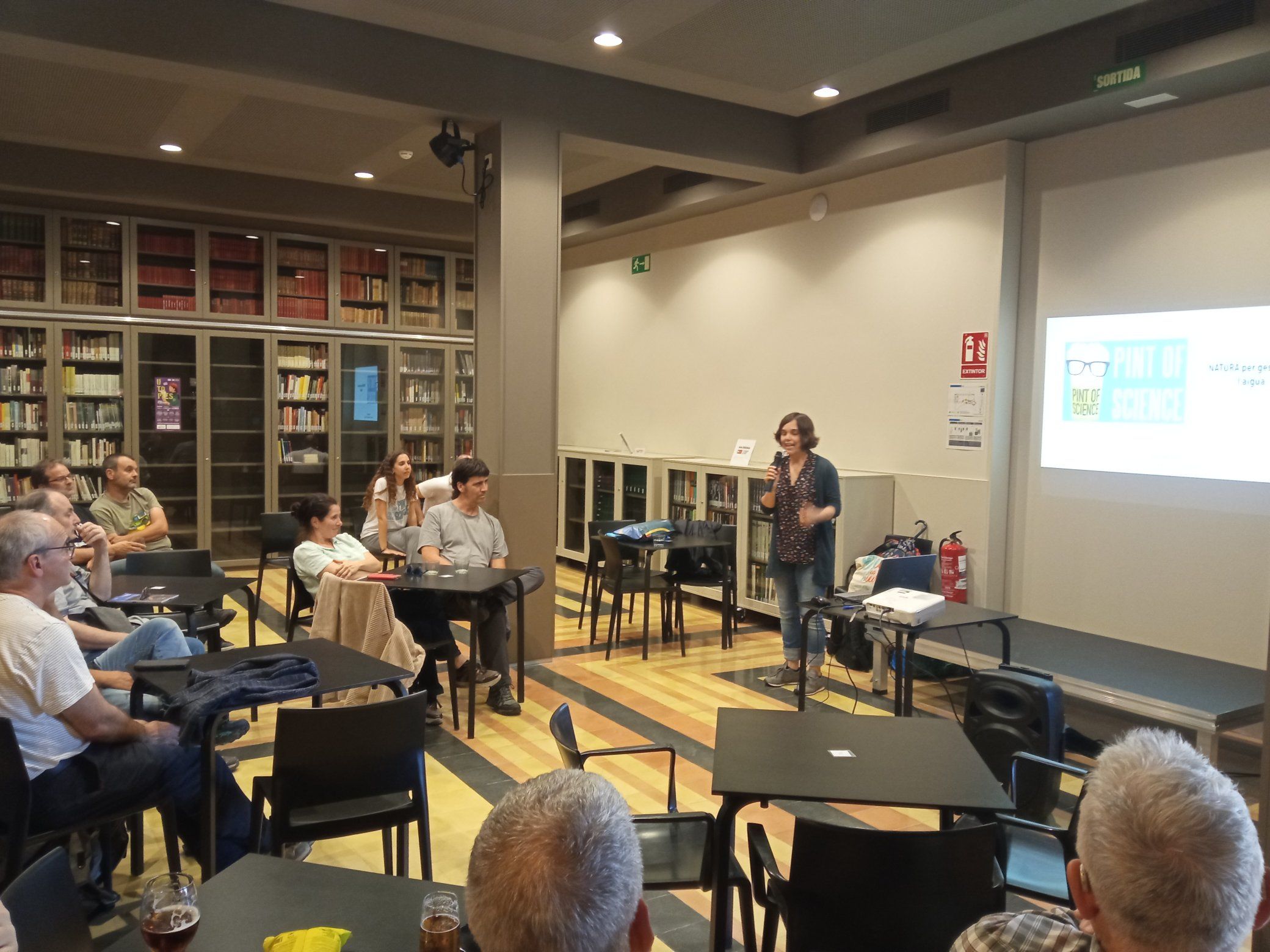 La primera edición de Pint of Science en Mataró