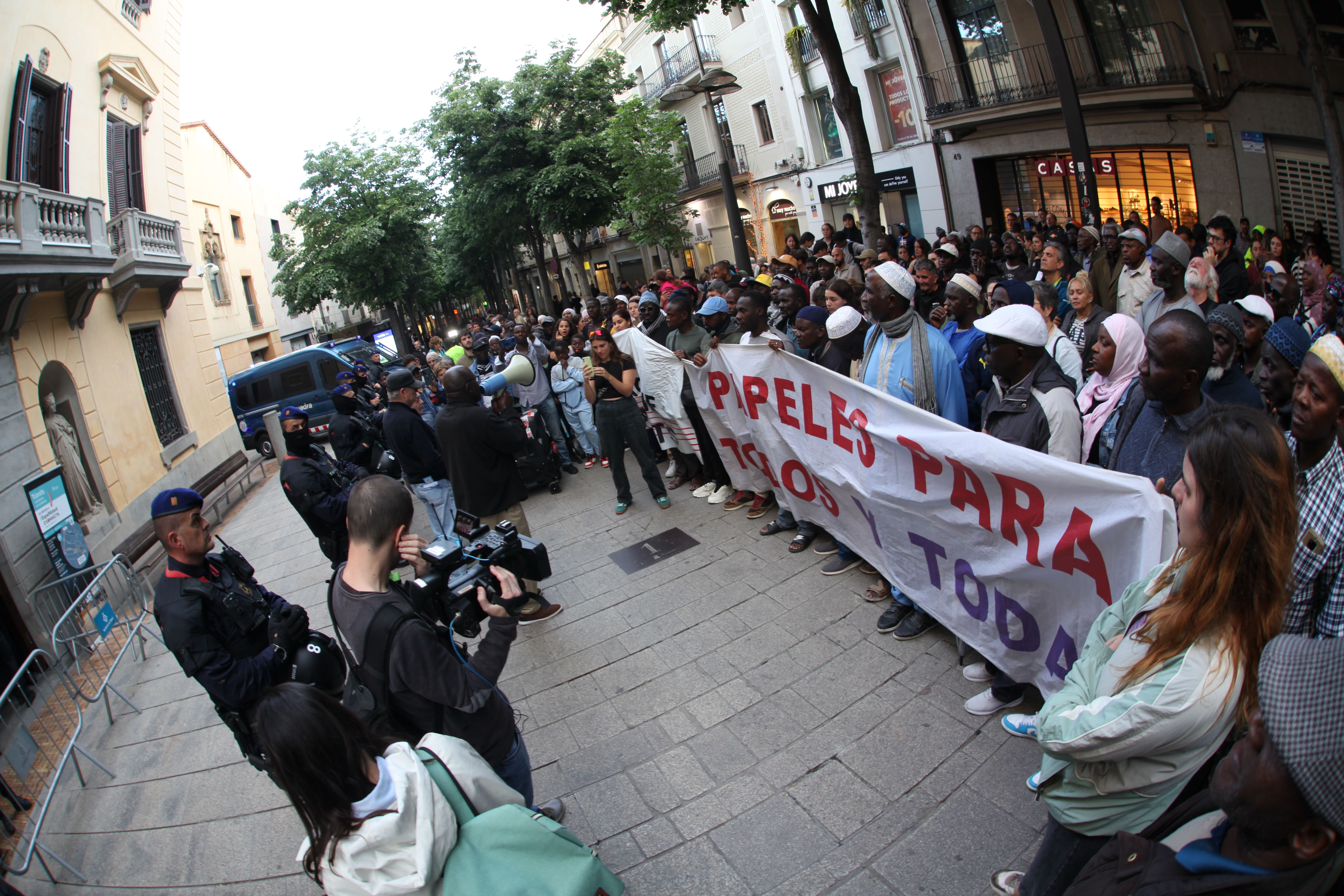 Manifestació contra el racisme i els desnonaments. Foto: Lluís Rugama Manifestació contra el racisme i els desnonaments. Foto: Lluís Rugama