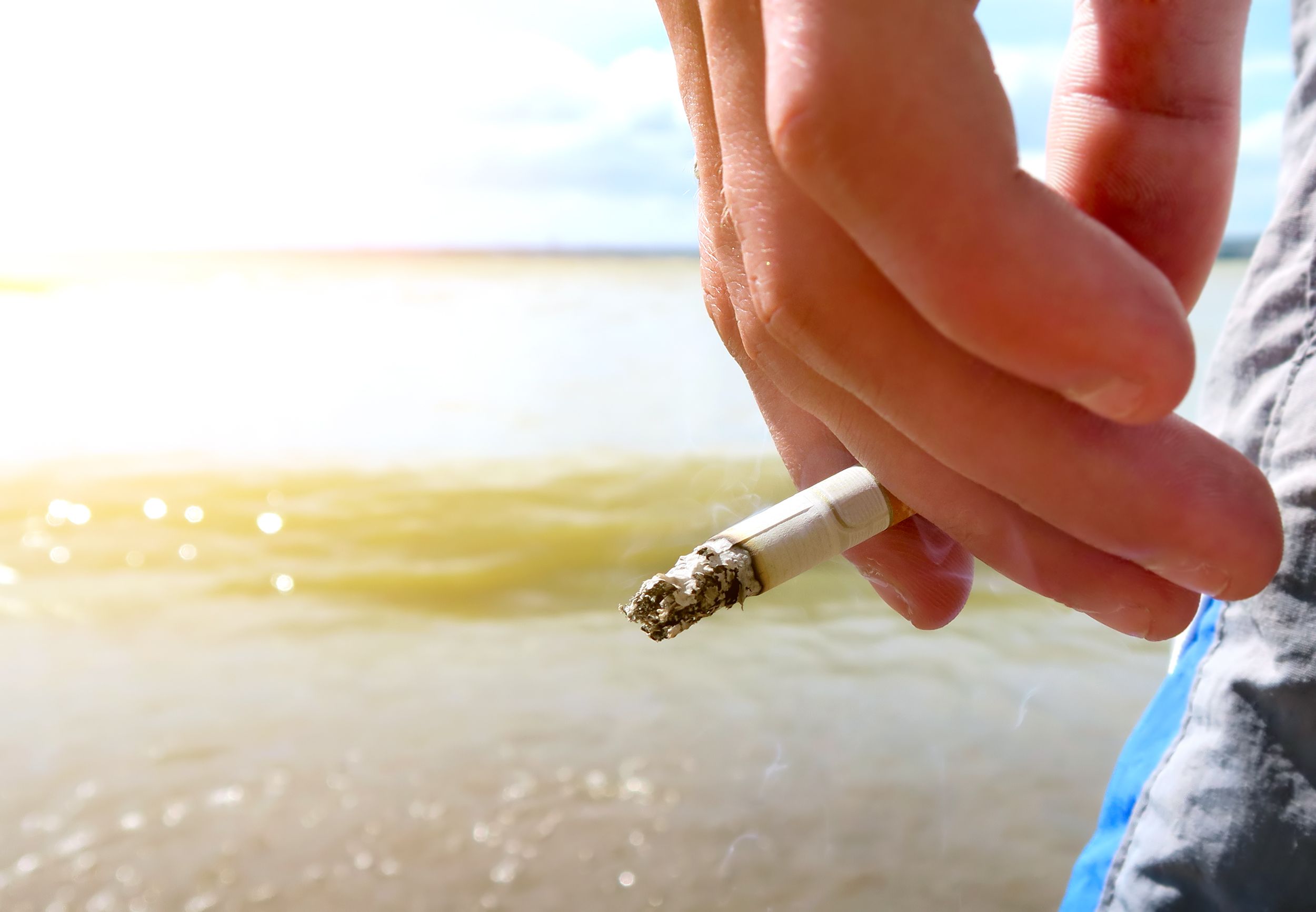 Prohibit fumar: Mataró aprova que les seves siguin platges sense fum