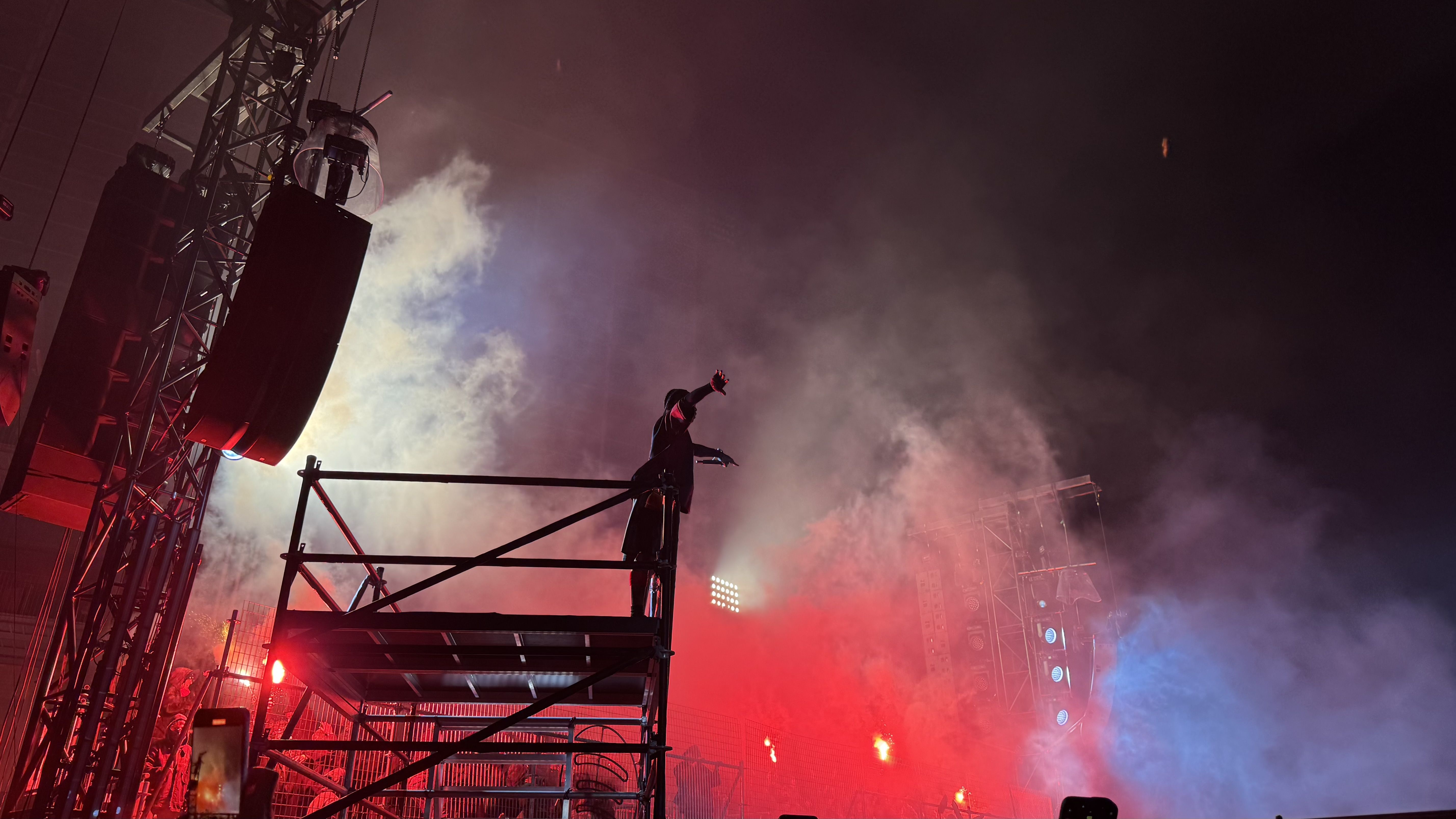 Una colla mataronina al concert sorpresa de l’estrella mundial Travis Scott
