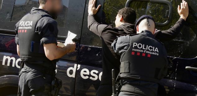 Els Mossos actuant en un Pla Kanpai. Foto: ACN Els Mossos actuant en un Pla Kanpai. Foto: ACN