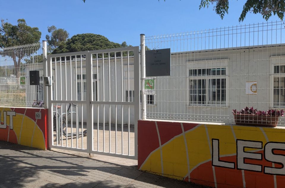 L'institut Cinc Sènies de Mataró L'institut Cinc Sènies de Mataró