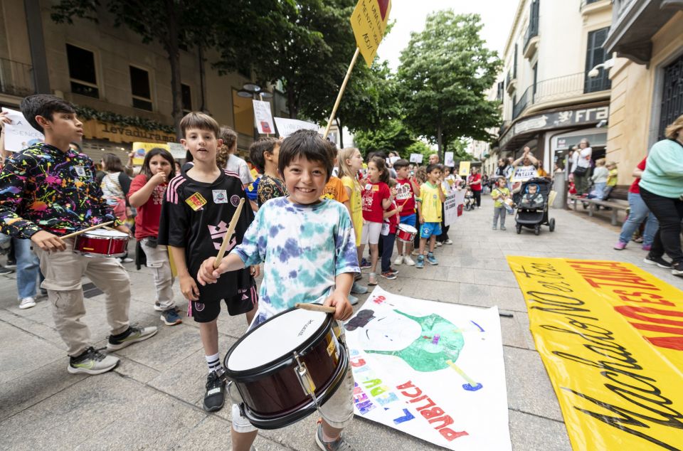 La protesta contra el tancament de línies al Machado i Rocafonda. Foto: Sergio Ruiz La protesta contra el tancament de línies al Machado i Rocafonda. Foto: Sergio Ruiz