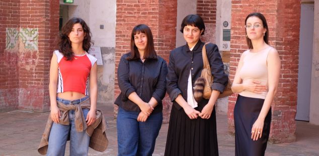La comissària i les artistes del Panòptic 2025 La comissària i les artistes del Panòptic 2025