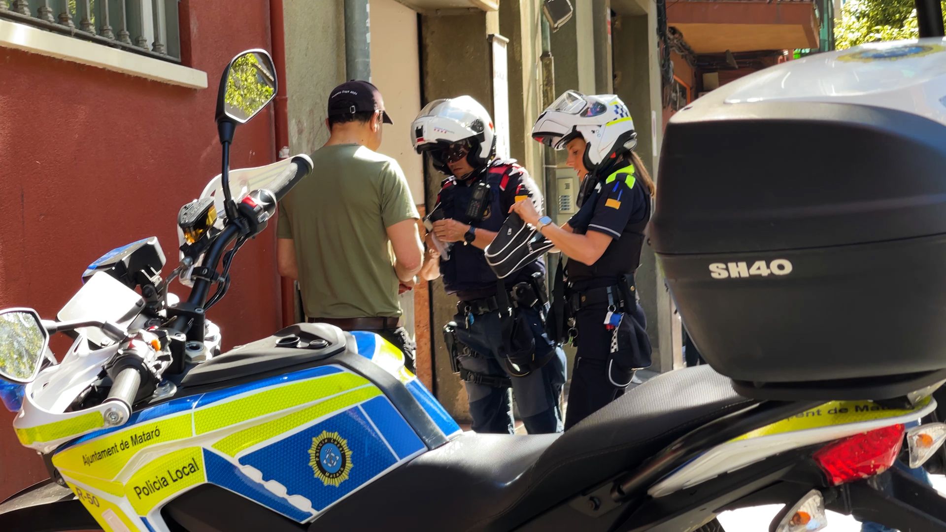 Una patrulla Guilla de Policia Local i Mossos a Mataró