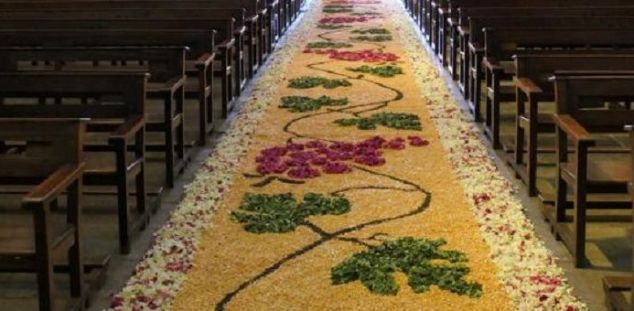 Catifes de flors per Corpus a Calella Catifes de flors per Corpus a Calella