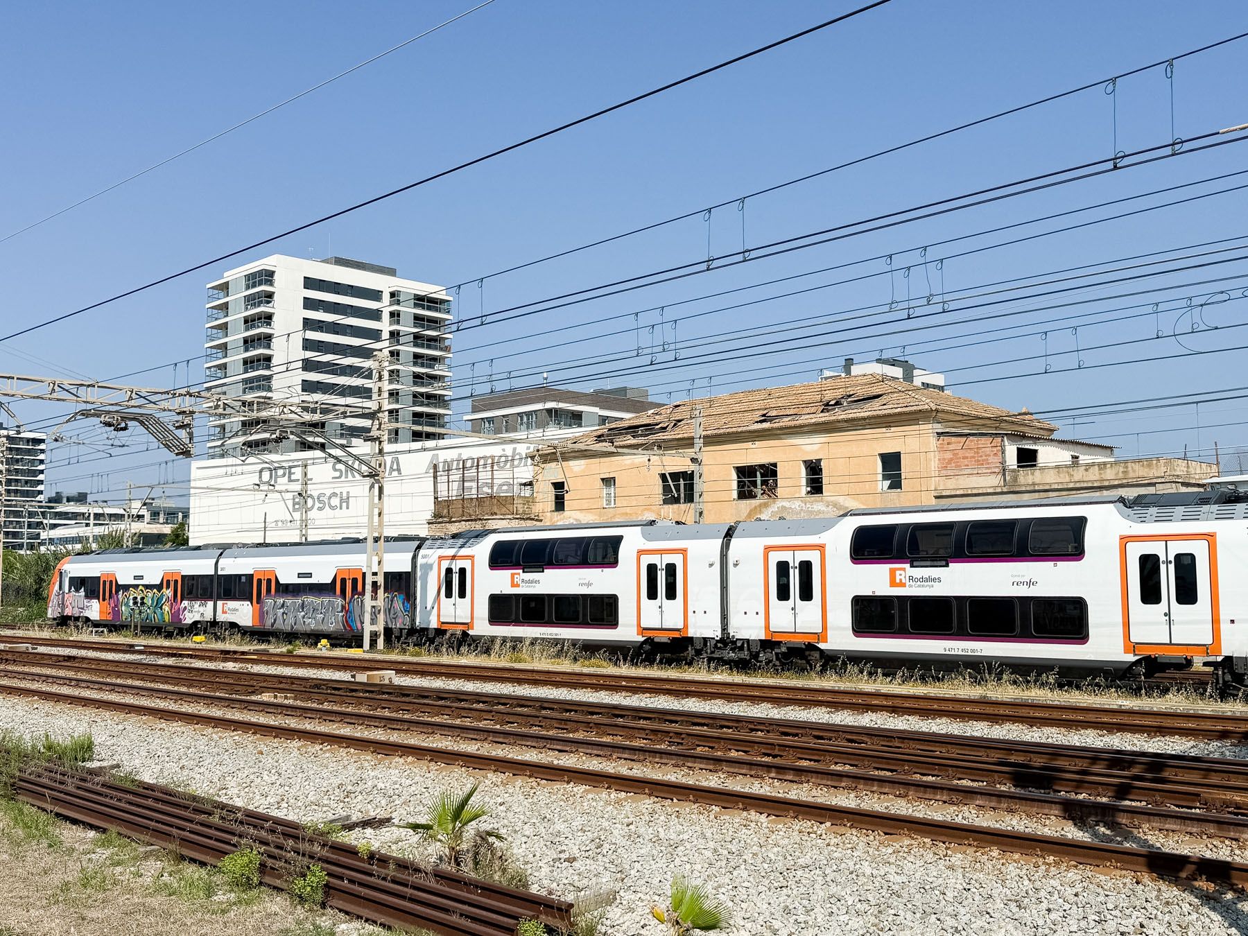 Los nuevos trenes de dos pisos en Mataró