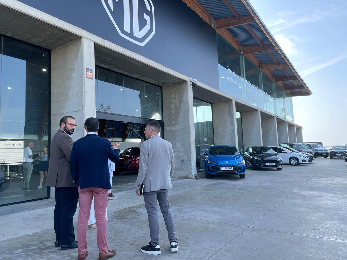 Visita a Quadis, la empresa de automoción que apuesta por Mataró. Foto: Ayuntamiento