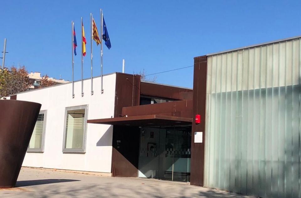 Entrada a la comissaria Entrada a la comissaria
